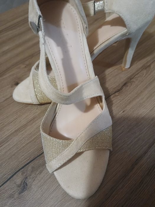 Sandale cu toc Bej 37