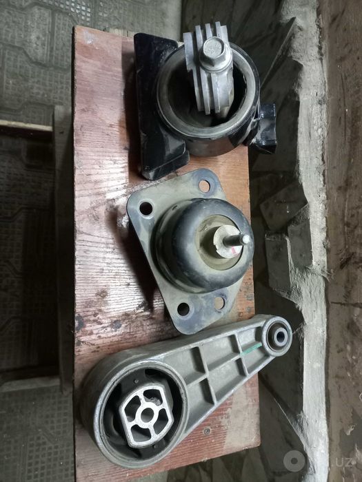 Продам заводские подушки от мотора и кпп Ласетти 1.8