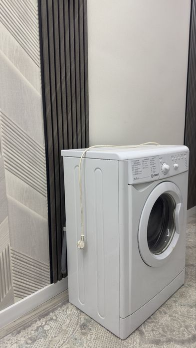 Стиральная машина INDESIT