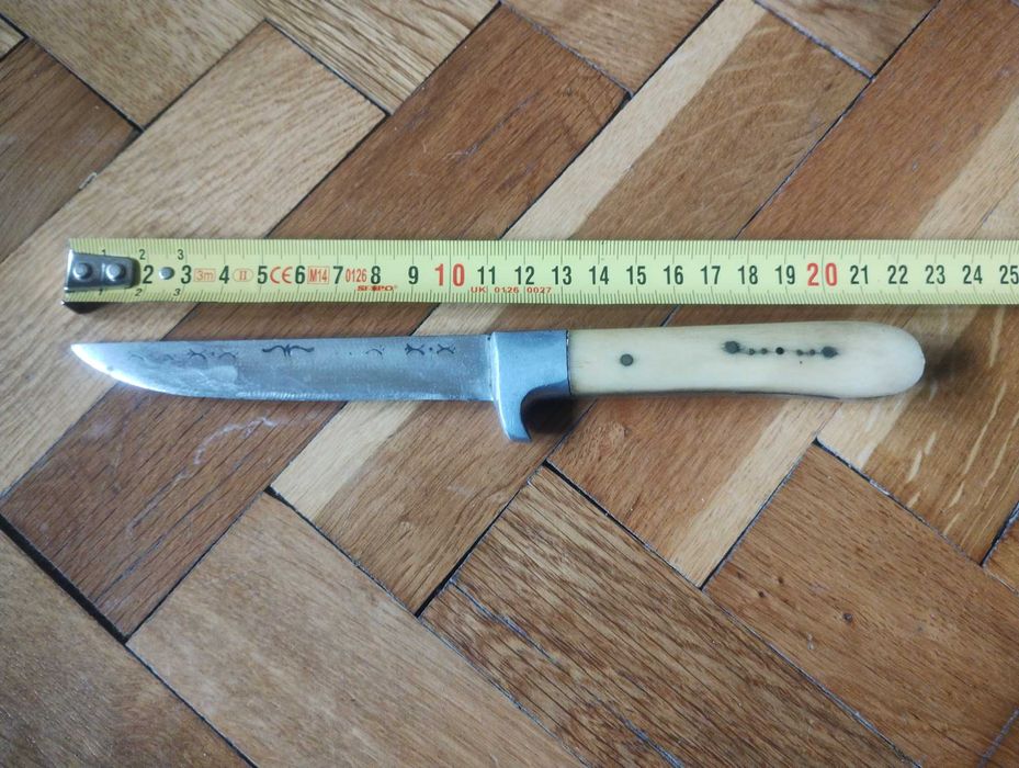 Стар нож с кания