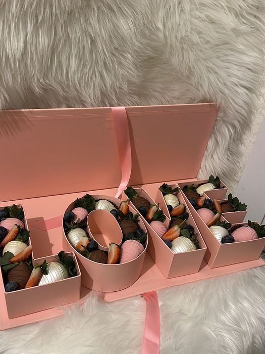 Клубника в шоколаде. Астана