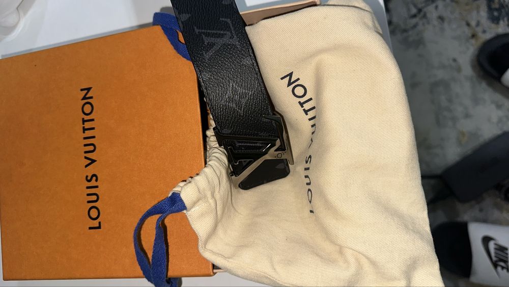 Curea Louis Vuitton Reverisible  90