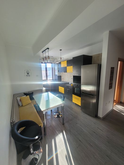 Proprietar vând apartament cu 2 camere în Pitesti