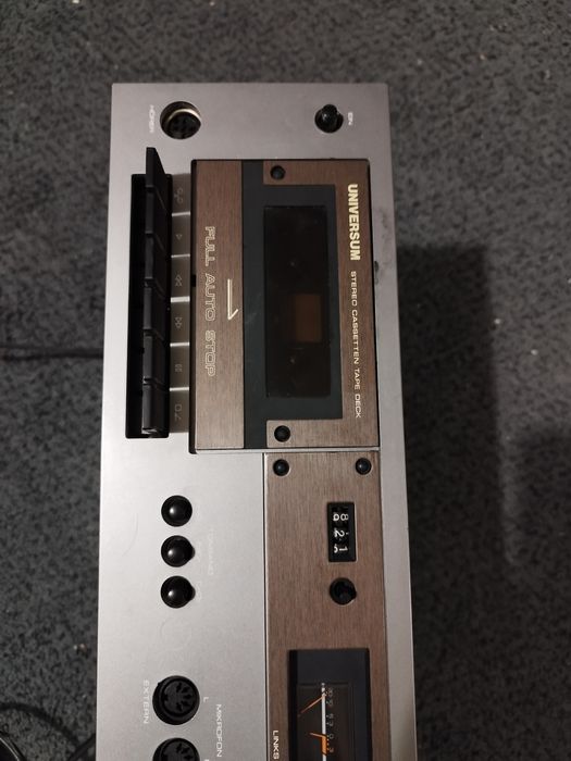 Universum Stereo Cassette Vitange