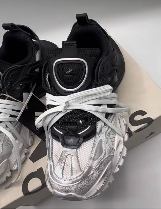 Нови дамски маратонки Adidas XLG Runner Deluxe black/white