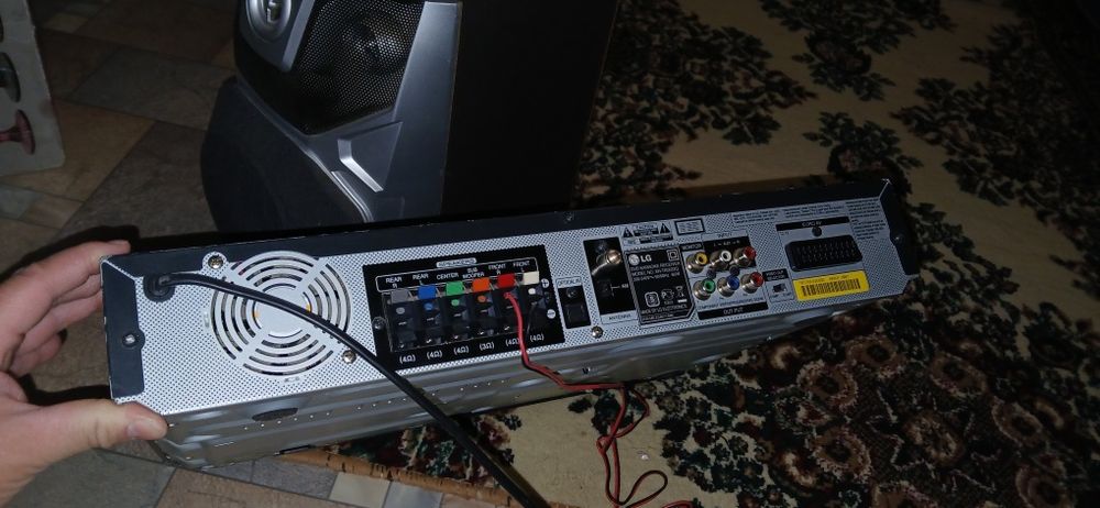 Продам караоке с однои колонкои.