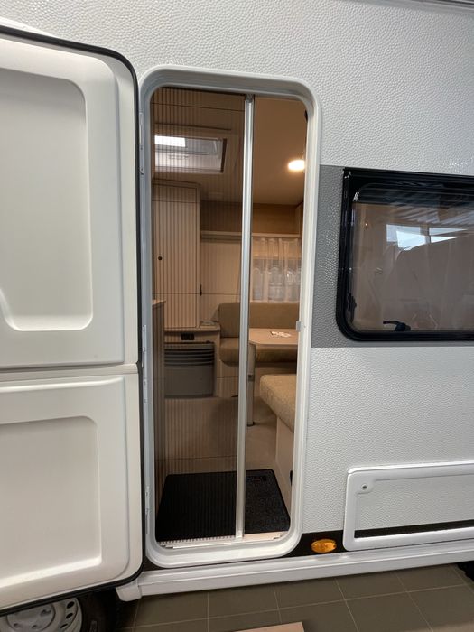 Ofertă/Rulota Lmc Sassino 390k/ noua/ 12 ani garantie/ premium/ 4 pers