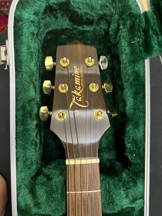 Акустическая гитара Takamine