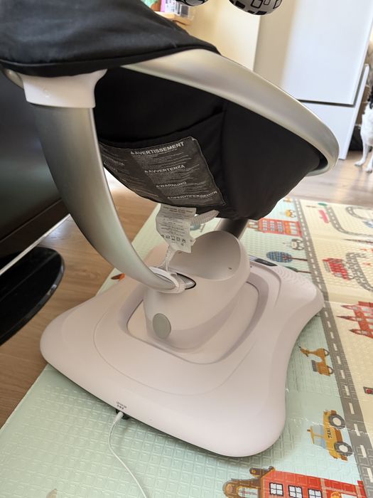 Mamaroo - 4 Moms