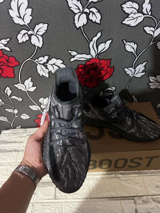 Adidas Yeezy Boost 350 V2 Dark Salt