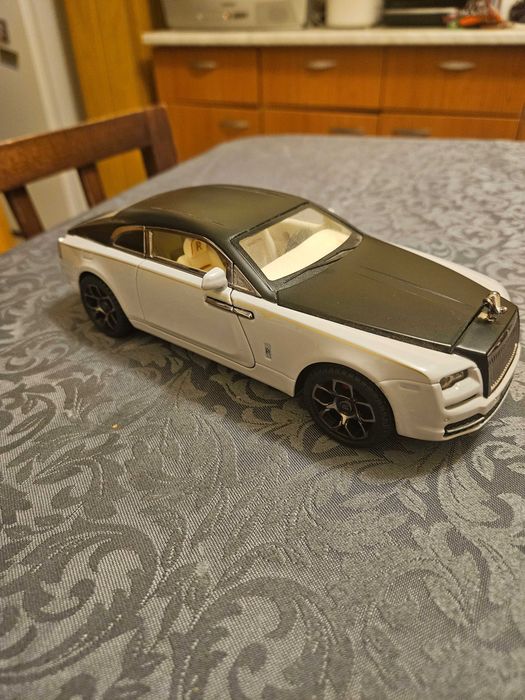 Macheta Rolls Royce Wraith , scara 1 : 24