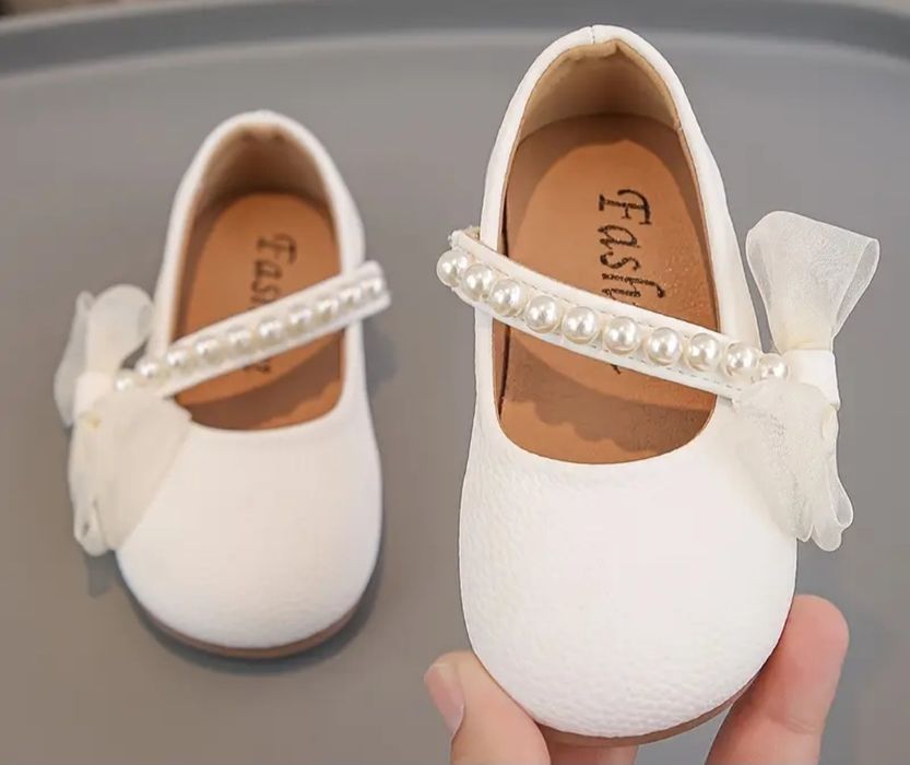 Детская обувь на 2,3 года.