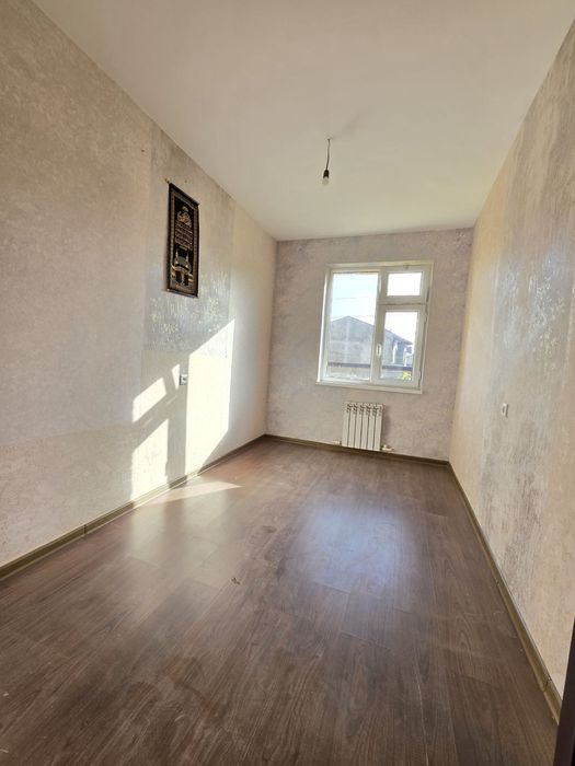 Sergeli 7a 3 xona 2 etaj 7 etajkada 58 kv ipoteka boladi