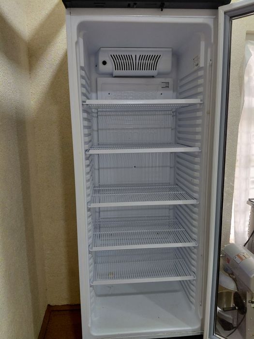 Холодильник витрина и морозильник