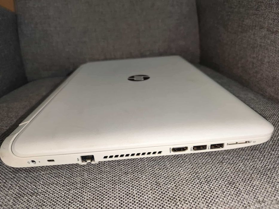 Laptop HP Pavilion 226, 17Inch, Amd, 8Gb Ram, ssd nou, baterie noua!