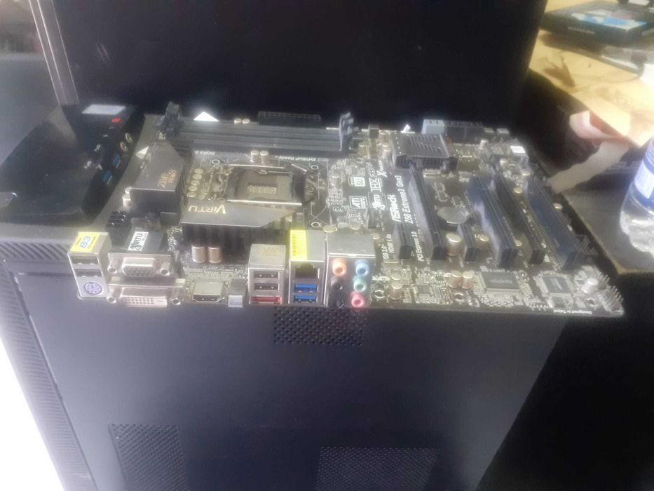 placa de baza asrock z68 extreme, ssd 120 gb si ssd 256,512 gb