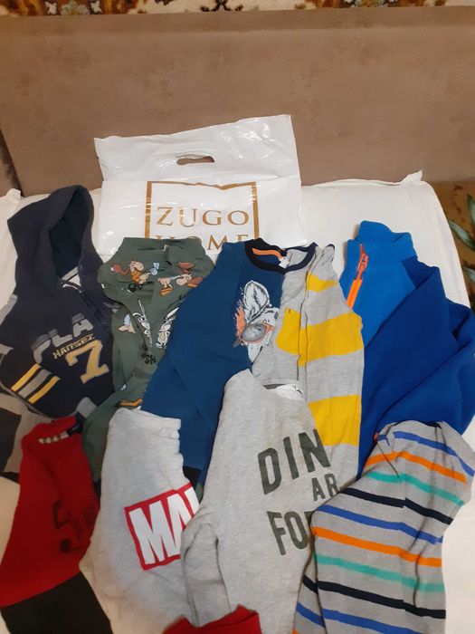 Продам очень дёшево штаны и кофты на мальчика 6-7 лет