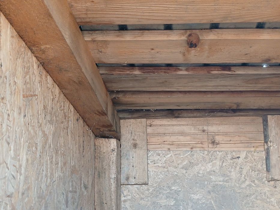 Coteț/Cușca pt.câine de talie mare.