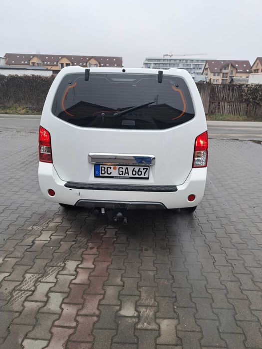 Nissan Pathfinder 2.5 diesel 7 locuri an 2010 4x4 euro4
