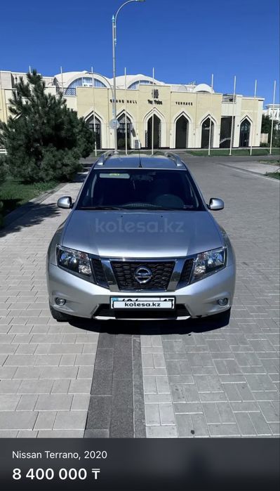 Машина nissan крассовер