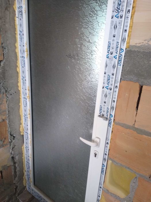 Алуминиева и ПВЦ дограма Промоция Врати за баня Промоция