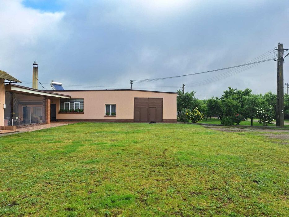 AFACERE LA CHEIE cu locuință + hale, teren 4.007 m²