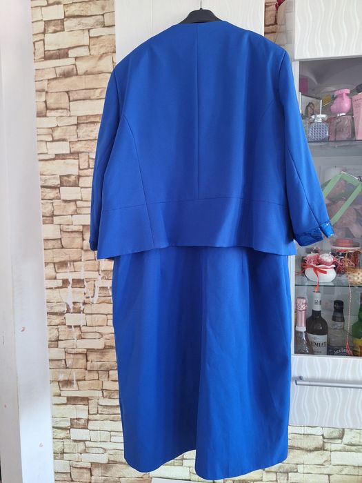 Vând rochie eleganta cu sacou