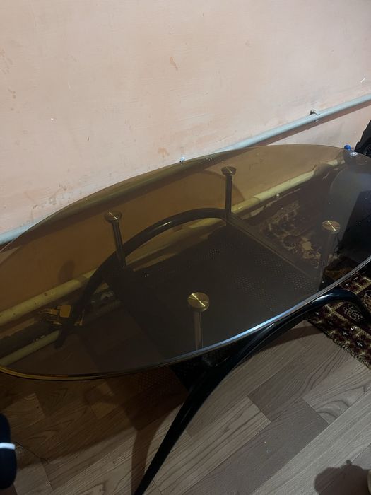 Продам стеклянный столик