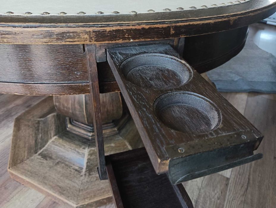 Masa lemn masiv, piele si suporturi pahare