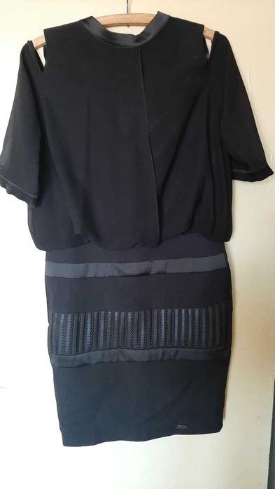 Офицялна черна рокля Junona (XL)