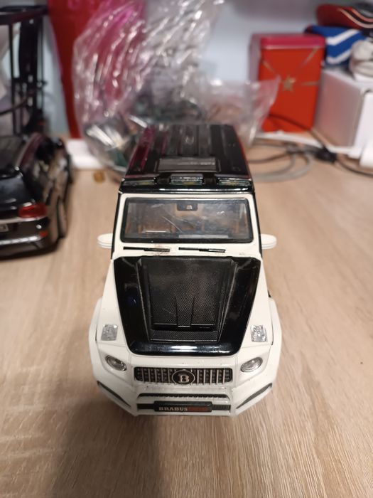 Машинка игрушечная