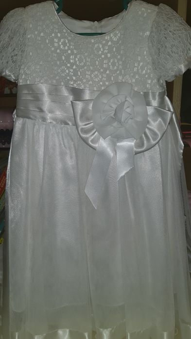 Нарядное платье на 2-3 года