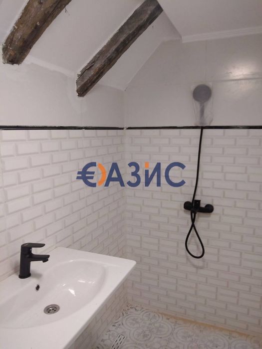 2-етажна къща 170 кв. м. с двор 865 кв. м. В С. Извор, обл. Бургас,