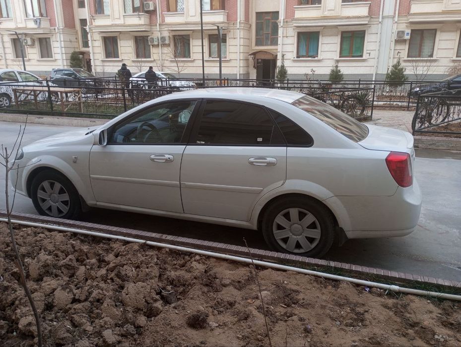 Mashina sotiladi gentra