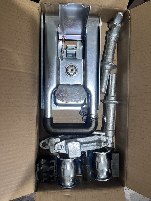 Дверной замок для грузавика