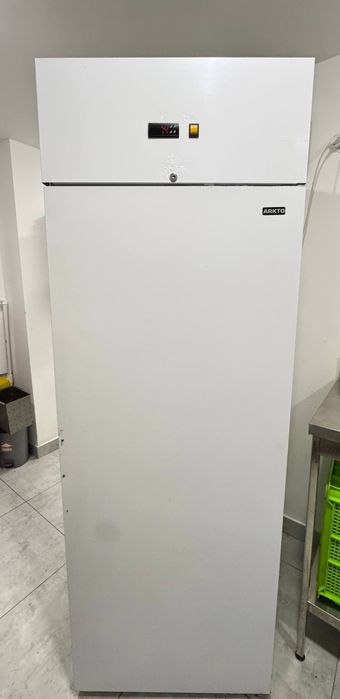 Срочно продаётся морозильник и холодильник !!!