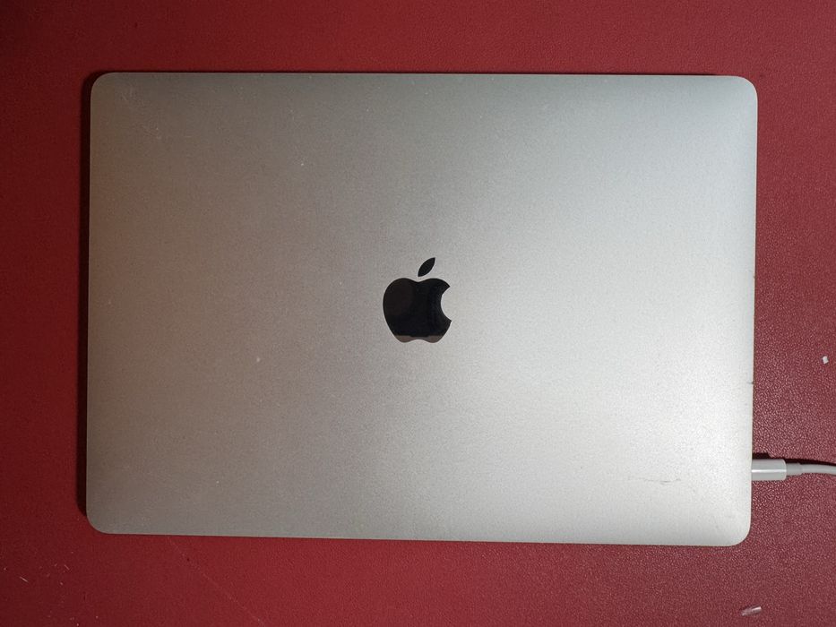 MacBook Pro 13,3" 2019 года