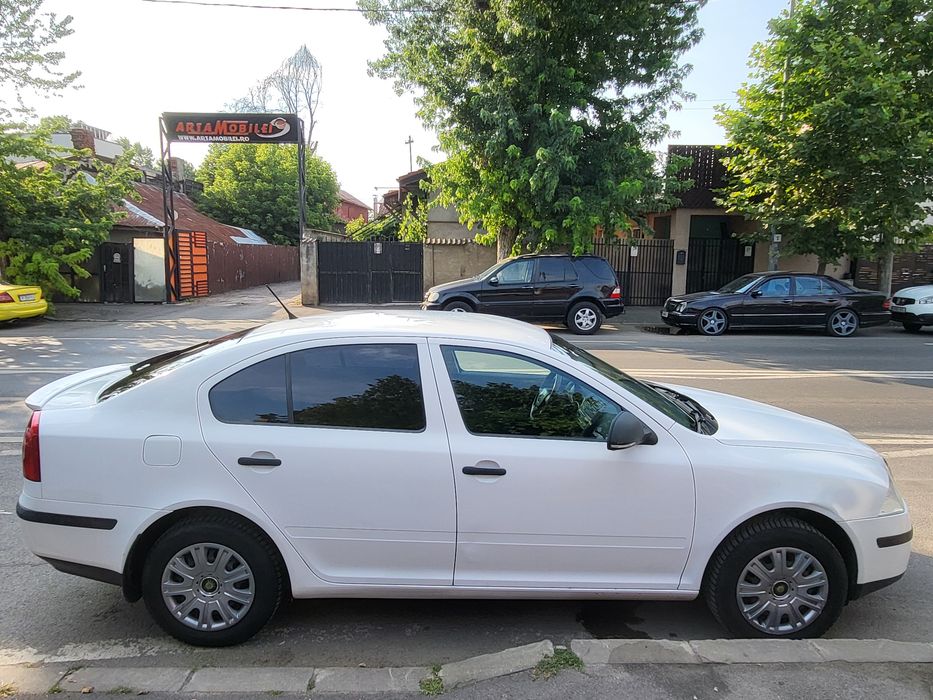 SKODA Octavia 2011 — imagine 4
