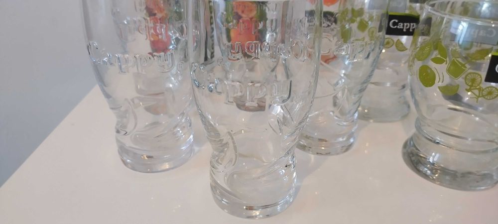 Продавам 7 броя чаши за сок Cappy на компанията Кока-Кола