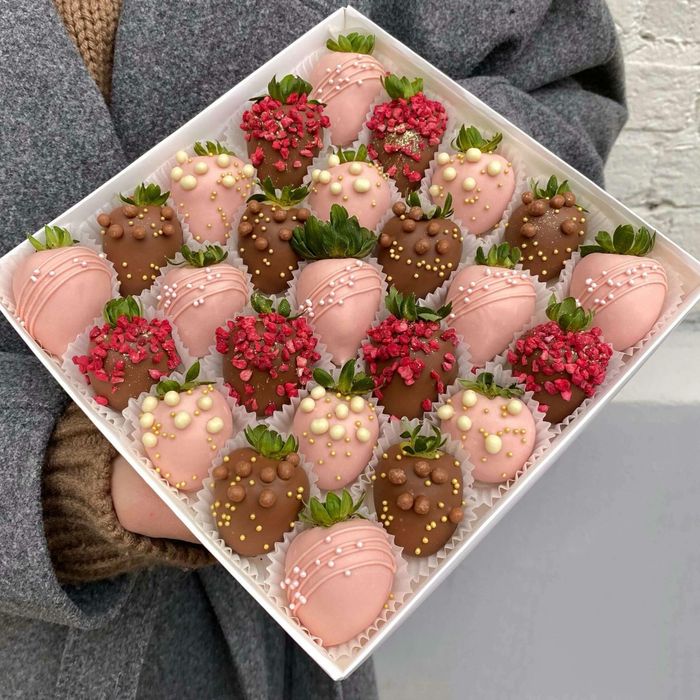 Клубника в шоколаде Астана