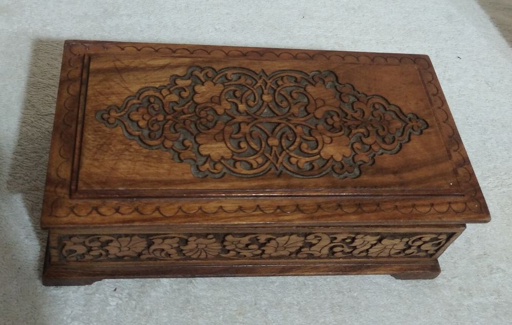 Шкатулка из ореха, винтажная,100000сум..