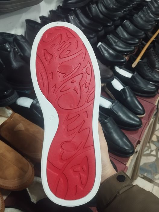 Christian Louboutin Lux sfati