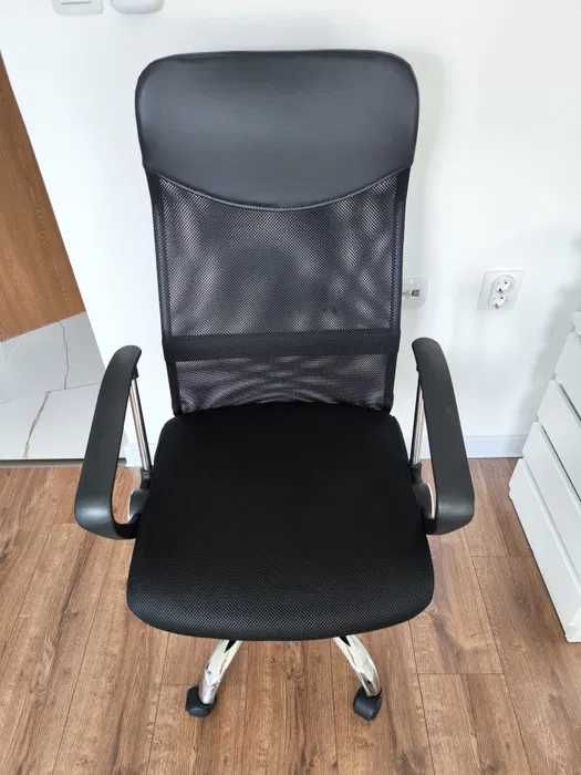 Промо! Черен офис стол в добро състояние