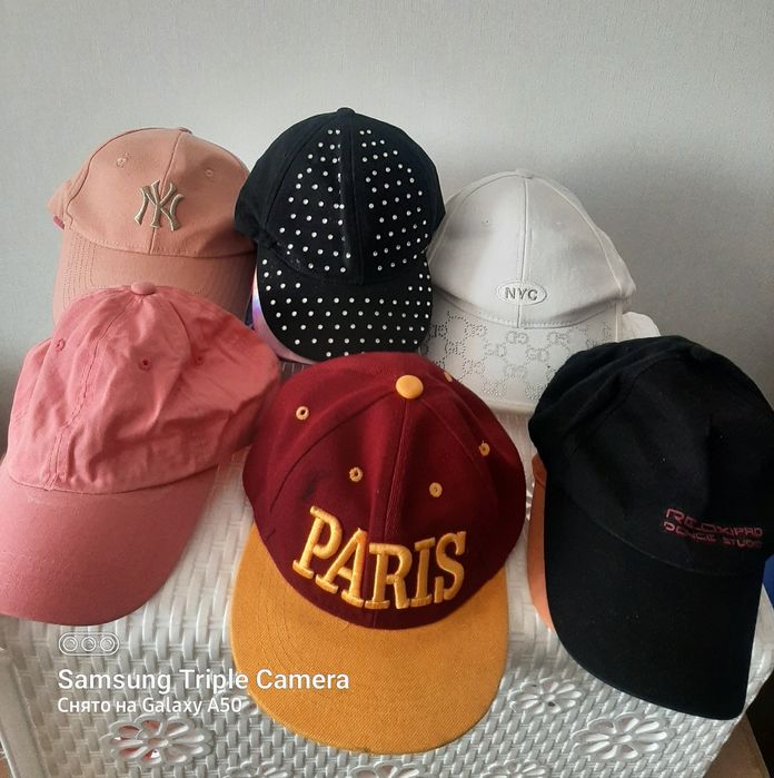 Кепки  в  отличном  состоянии
