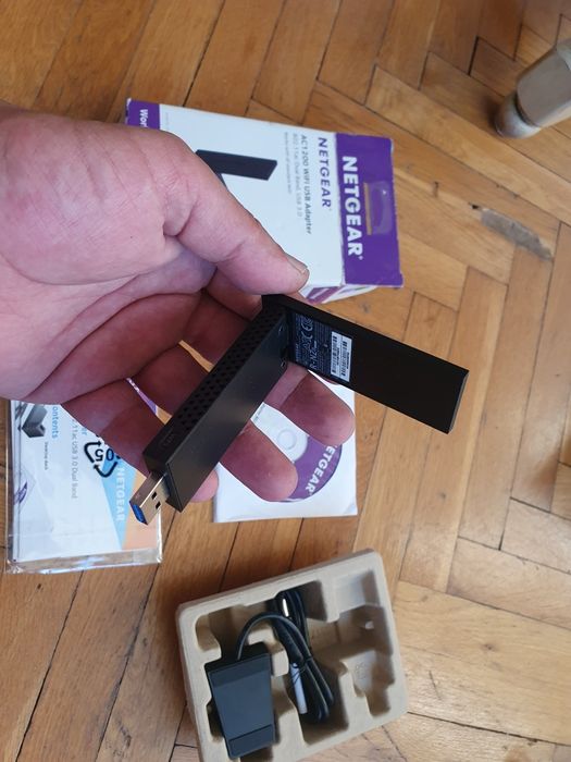 Адаптер Netgear AC1200 WiFi USB Dualband (300Mbps + 867Mbps) A6210-100