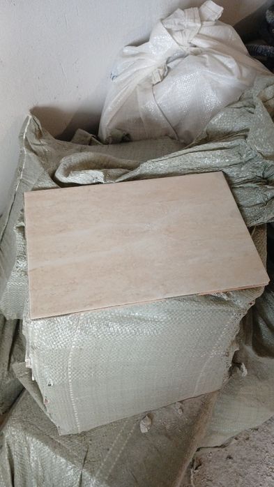 Продам бу строй материалы пеноплекс и кафель