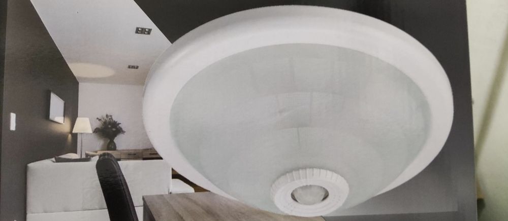 Plafoniera led cu senzor 360⁰ 2 becuri noi nefolosite în cutie