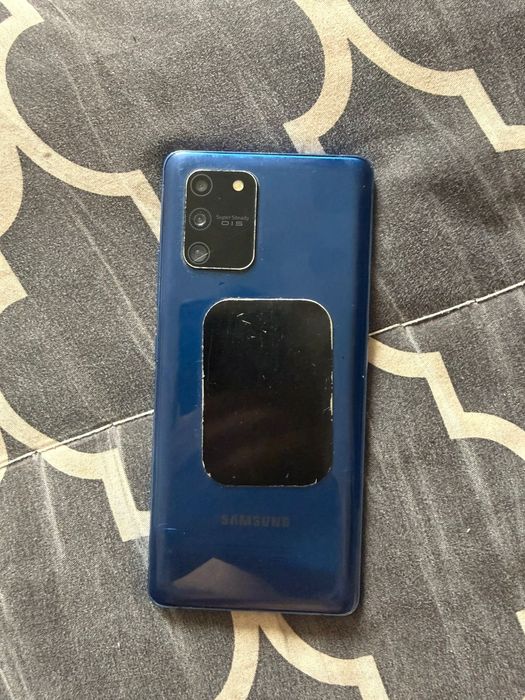Samsung s10lite.