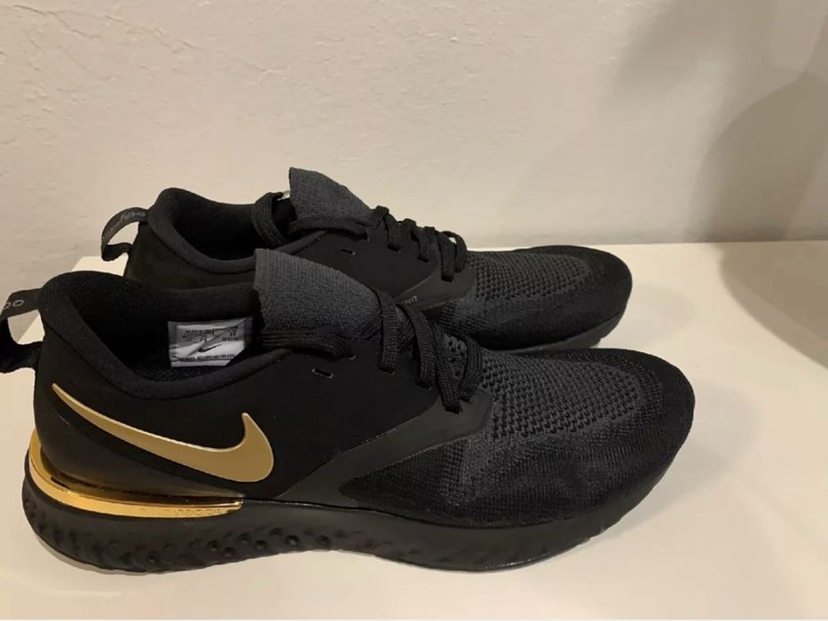 Adidasi Nike unisex 37