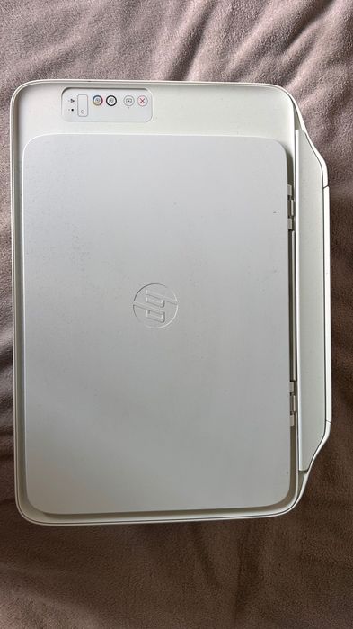 Imprimantă multifuncțională HP DeskJet 2320 – stare impecabilă, cu cabluri incluse